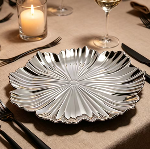Assiettes de présentation en plastique de 13 pouces, design floral, pour la maison et les événements de mariage, idéales pour la restauration fine - Product Image 2