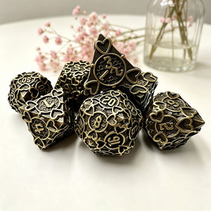 Juego de dados metálicos con borde de corazón, elegante contorno de corazón, juego de mesa de rol DND, kit de dados de regalo - Product Image 6