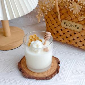 Bougie parfumée artisanale en forme de tasse, à la crème glacée, aux bleuets, à la cire d'abeille et à la cire de soja, pour les anniversaires, les mariages et les bars - Product Image 3