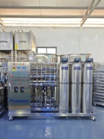 Système de traitement d'eau par osmose inverse en deux étapes pour la production d'eau pure, l'eau de mer et le lavage de voitures