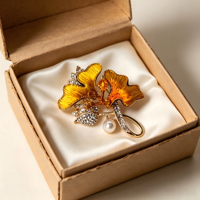 Bros Daun Ginkgo Bordir Miao Buatan Tangan, Korsase Enamel Kuning Bertatahkan Zirkon Berkilau Kristal Mutiara, Bros Etnik
