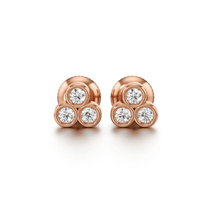 Boucles d'oreilles clous en or massif 14K/18K/22K avec trois diamants de laboratoire, taille brillant rond, luxe - Product Image 1