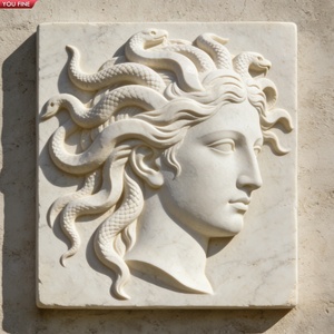 Sculpture en relief de Méduse en marbre blanc sculpté à la main YOUFINE, art mythologique, décoration pour l'espace extérieur du jardin - Product Image 3