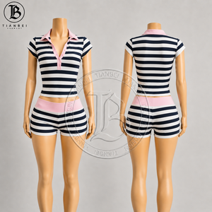 Completi Estivi Y2K da Donna in Cotone con Logo Personalizzato, Top Corto e Pantaloncini a Righe, Set Due Pezzi - Product Image 2