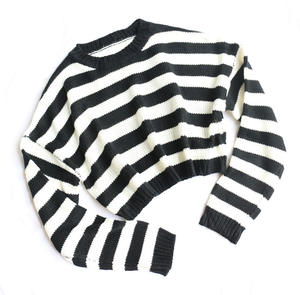 سترات مخططة كلاسيكية عصرية وصلت حديثًا بلوفر كبير الحجم بأكمام طويلة - Product Image 5