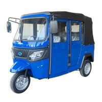 Kapalı Elektrikli Tuk Tuk Yolcu Üç Tekerlekli Bisikleti 72V 4500W Kapılı 3/4 Kişilik Yüksek Hızlı Taksi Ticari Taşımacılık İçin
