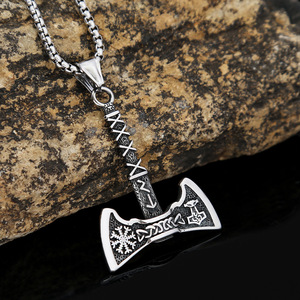 Collar con colgante de hacha vikinga de acero inoxidable yunnique, joyería de regalo de diseño retro para hombre - Product Image 2