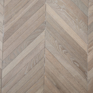 Suelo de Roble Chevron de Ingeniería, 385x40 mm, Grosor 15/4 mm, AB Ahumado, Curado UV, Instalación con Sistema de Clic, Curado UV - Product Image 4