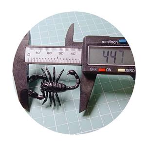 Usine en vrac 40*50mm noir Scorpion 100 pièces Gag pratique Kokes jouets personnalisé Miniature en plastique PVC matériel garçons jouets - Product Image 4