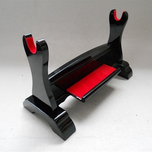 ไม้เคลือบเงาสีดำ แท่นวางดาบหรูหราสำหรับดาบคาตานะหรือวาคิซาชิ - Product Image 2