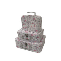 Ensemble de trois valises de style campagnard, boîte cadeau fleurie, boîte à fleurs, boîte cadeau souvenir
