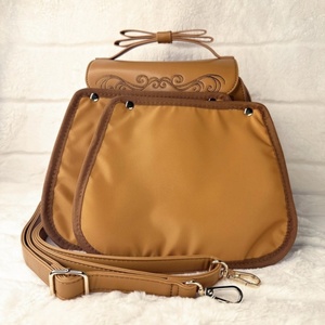 กระเป๋าสะพายข้างวินเทจ Ita หนัง PU สะพายไหล่หรือถือได้ 3 แบบ ปักลาย Lolita ITA-Bag - Product Image 5