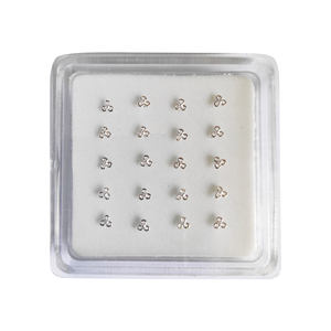 Pendientes de plata de ley 925 con forma de trébol, tachuelas para la nariz curvadas - Product Image 1