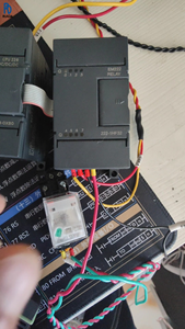 เซ็นเซอร์ควบคุม PLC 8 จุดโมดูลรีเลย์ดิจิตอลยี่ห้อใหม่ S7-200 222-1HF32 - Product Image 1