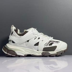 The white breathable sports casual <b>shoes</b> feature a mesh <b>upper</b> design which is of high quality and luxurious - Product Image 5