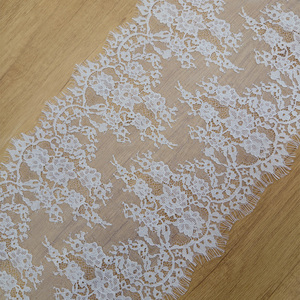YY Renda Floral de Alta Qualidade 100% Nylon com Bordado Branco para Vestuário de Noiva e Têxteis para o Lar - Product Image 5