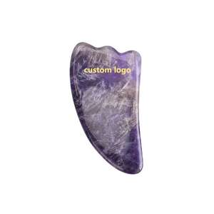 Mushang naturale di cristallo Gua Sha raschietto per il viso strumento di massaggio corno a forma di Guasha pietra ametista Gua Sha con scatola - Product Image 4