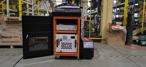 Nouvelle machine portable multifonction 1500W/3000W à refroidissement par eau pour soudage, découpe, nettoyage et élimination de la rouille au laser fibre, avec suivi automatique des coutures de soudure - Product Image 4