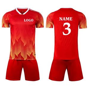 أطقم أزياء كرة القدم رخيصة الثمن مخصصة عالية الجودة قمصان أزياء كرة القدم للأطفال للرجال أطقم كرة القدم حمراء اللون - Product Image 1