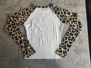 2025 Mùa Hè Yếu Tố Cần Thiết Leopard In Phụ Nữ Ngắn Thiết Lập Biểu Tượng Tùy Chỉnh Bông Sườn Cheetah Phụ Nữ Crop T Áo Sơ Mi Hai Mảnh Phòng Chờ Bộ - Product Image 6