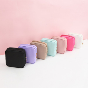 Astuccio Portatile Personalizzato per Assorbenti - Borsa Discreta per il Ciclo Mestruale, Organizer da Viaggio per il Trucco, Omaggio Promozionale per Donne - Product Image 4