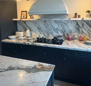 Dalle de marbre <span class=keywords><strong>blanc</strong></span> italien Arabescato pour plan de travail de cuisine, dessus de meuble-lavabo, revêtement mural en pierre - Product Image 2