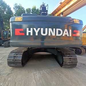Excavatrice Hyundai 220LC-9s de 22 tonnes avec godet de 0,8 m³ d'occasion en bon état de fonctionnement - Product Image 6