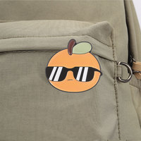 Broche en émail mignonne de fruits et légumes, motif dessin animé, chat orange et myrtille, pour décorer un sac à dos