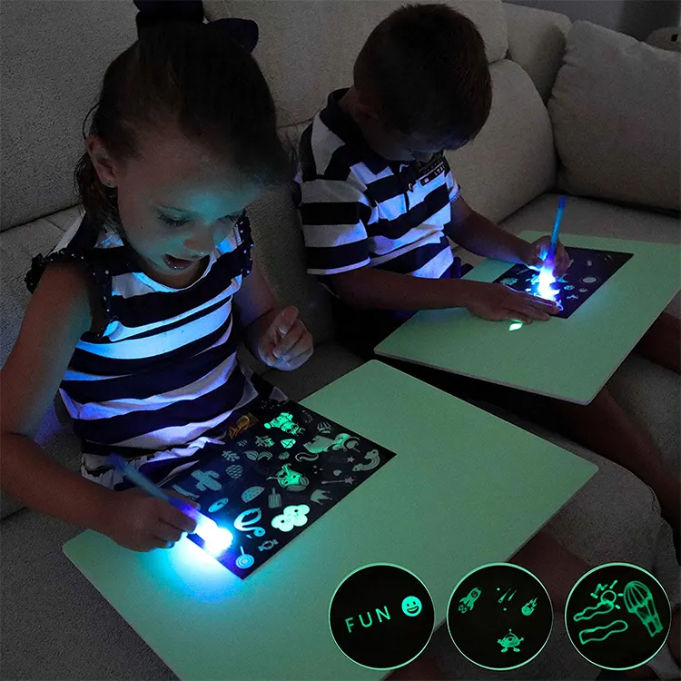 Kid 'S Speelgoed Doodle Cartoon Tekening Licht Up Tekenen Schilderen Board Lichtgevende Art Verf Magic Night Tekening Pad