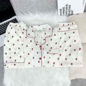 Nuevo Conjunto de Pijama de Tres Piezas para Mujer, Estilo Coreano Simple, Estampado de Fresas en Algodón Nube, Estilo Lindo, Verano, ODM, Ropa de Casa de Fábrica - Product Image 3