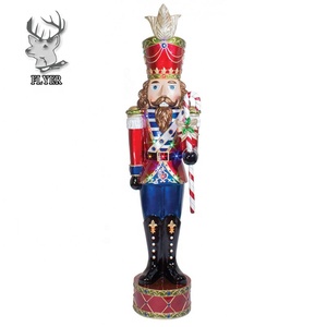 Statue de <span class=keywords><strong>casse</strong></span>-<span class=keywords><strong>noisette</strong></span> en fibre de verre grandeur nature personnalisée, décoration de centre commercial, sculpture de soldat <span class=keywords><strong>casse</strong></span>-<span class=keywords><strong>noisette</strong></span> en résine en vente - Product Image 5