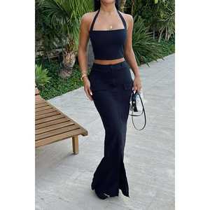 Traje Formal Negro con Falda y Decoración de Botones - Product Image 5