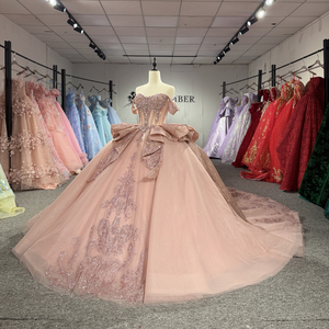 Vestidos de Quinceañera Románticos con Lentejuelas y Cordones, Estilo 1553 - Product Image 2