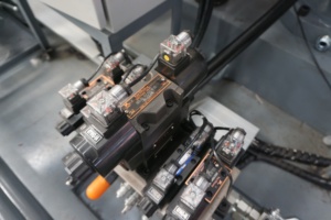 HCIC Outdoor <strong>Stackable</strong> Stainless Steel Industrial Waste Chain Lift <strong>Bins</strong> Skip Hopper Open Top Dumpster with 1.5 Year Warranty - Product Image 6