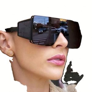 Nouveautés de luxe : Lunettes de soleil vintage à rivets pour hommes, monture large, et lunettes de soleil surdimensionnées carrées pour femmes 2021 - Product Image 2