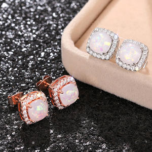 Boucles d'oreilles clous en or blanc E3302 avec opale, serti géométrique, bijoux de mode pour femme, cadeau, style romantique - Product Image 4