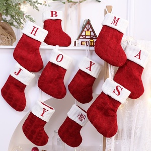Yuefu - Grandes Bolsas de Regalo Navideñas de Tela con Diseño de Papá Noel <span class=keywords><strong>y</strong></span> Árbol, Adornos Colgantes Decorativos - Product Image 2