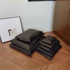 Vòng tròn màu đen Zip Frosted Dây Kéo Túi sáng bóng màu đen logo thân thiện với môi bao bì may mặc cho T-Shirts và quần áo - Product Image 6