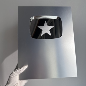 Trofeo Personalizzato a Forma di Pulsante <span class=keywords><strong>Play</strong></span> in Lega di Alluminio Argento e Oro, Ecologico, Stile Sportivo, Bomboniera, Medaglia, Trofei <span class=keywords><strong>YouTube</strong></span> Più Cool - Product Image 6