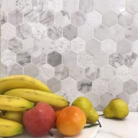 Mosaïque hexagonale en marbre naturel, finition martelée, pour murs intérieurs européens, salle de bain et cuisine, économique
