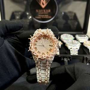 Reloj de Lujo con Diamantes Estilo Iced Out, 42mm, Redondo, Plata de Ley, Analógico, Números Romanos, Cuarzo, para Hombre - Product Image 1