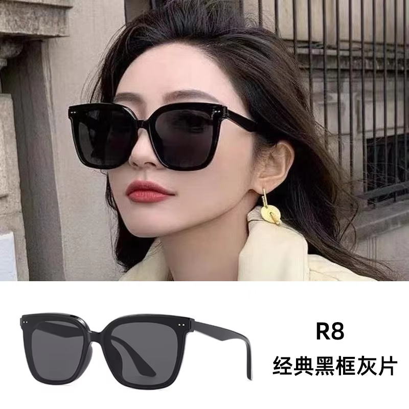 R8-กรอบดำ เทา