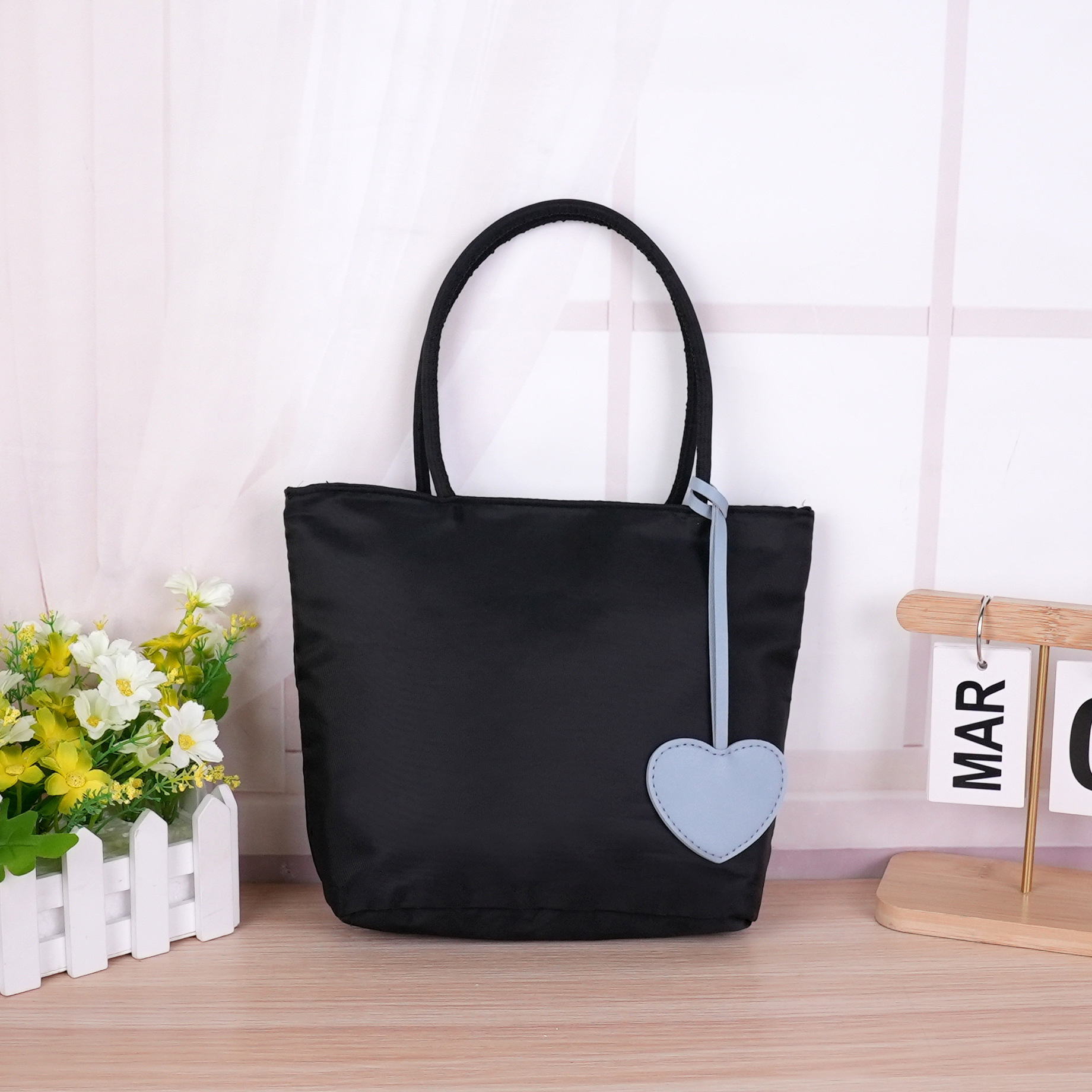 Sac simple noir [porter à deux mains]