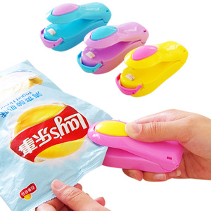 Portable mini sealing machine, food plastic <b>bag</b> sealing machine, household <b>small</b> hand-operated heat sealing machine, wholesale. - Product Image 2