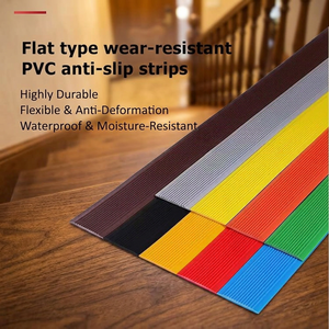 Profilé de marche antidérapant en PVC auto-adhésif et bande de protection plate pour marches, étanche et antidérapante, pour intérieur et extérieur - Product Image 1