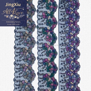Dentelle florale brodée multicolore avec des fleurs 3D, des paillettes, un bord ondulé, organza de luxe 100% polyester - Product Image 2