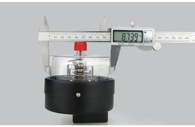 Nouveau manomètre à oxygène à contact électrique à assistance magnétique 1.6% compteur de pression d'air précis