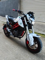 Motocyclette à essence d'occasion Benelli Small Monster T-Rex 150cc d'origine avec une vitesse maximale de plus de 120 km/h