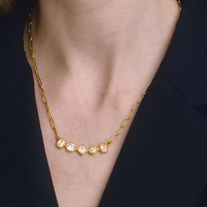 Collier géométrique en zircon plaqué or 18 carats avec serti clos, idéal pour le quotidien - Product Image 3