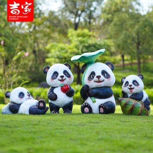 Sculpture de panda en fibre de verre, ornement sur pied à thème animal, entièrement fait main pour les parcs et les forêts - Product Image 4